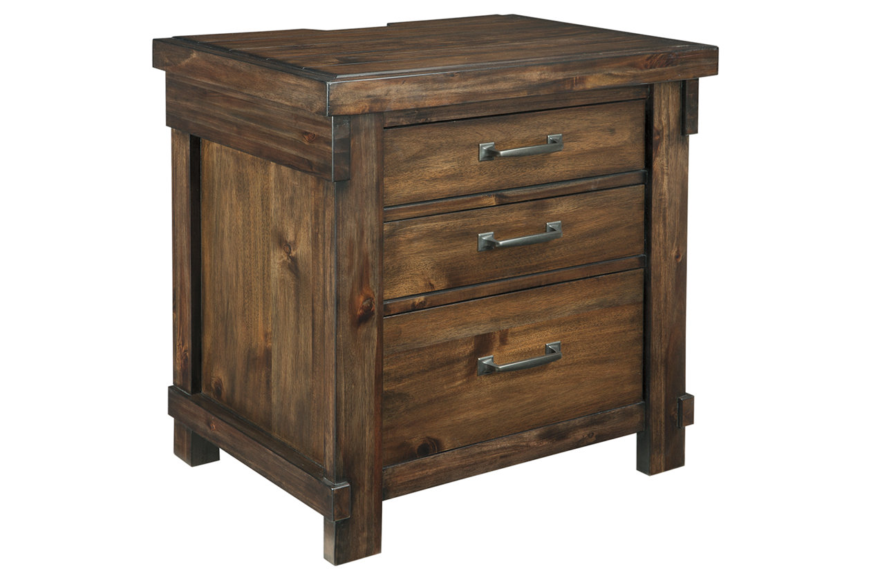Lakeleigh 3 Drawer Nightstand (B718)